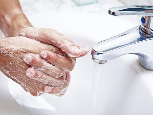 wash hands during deworming